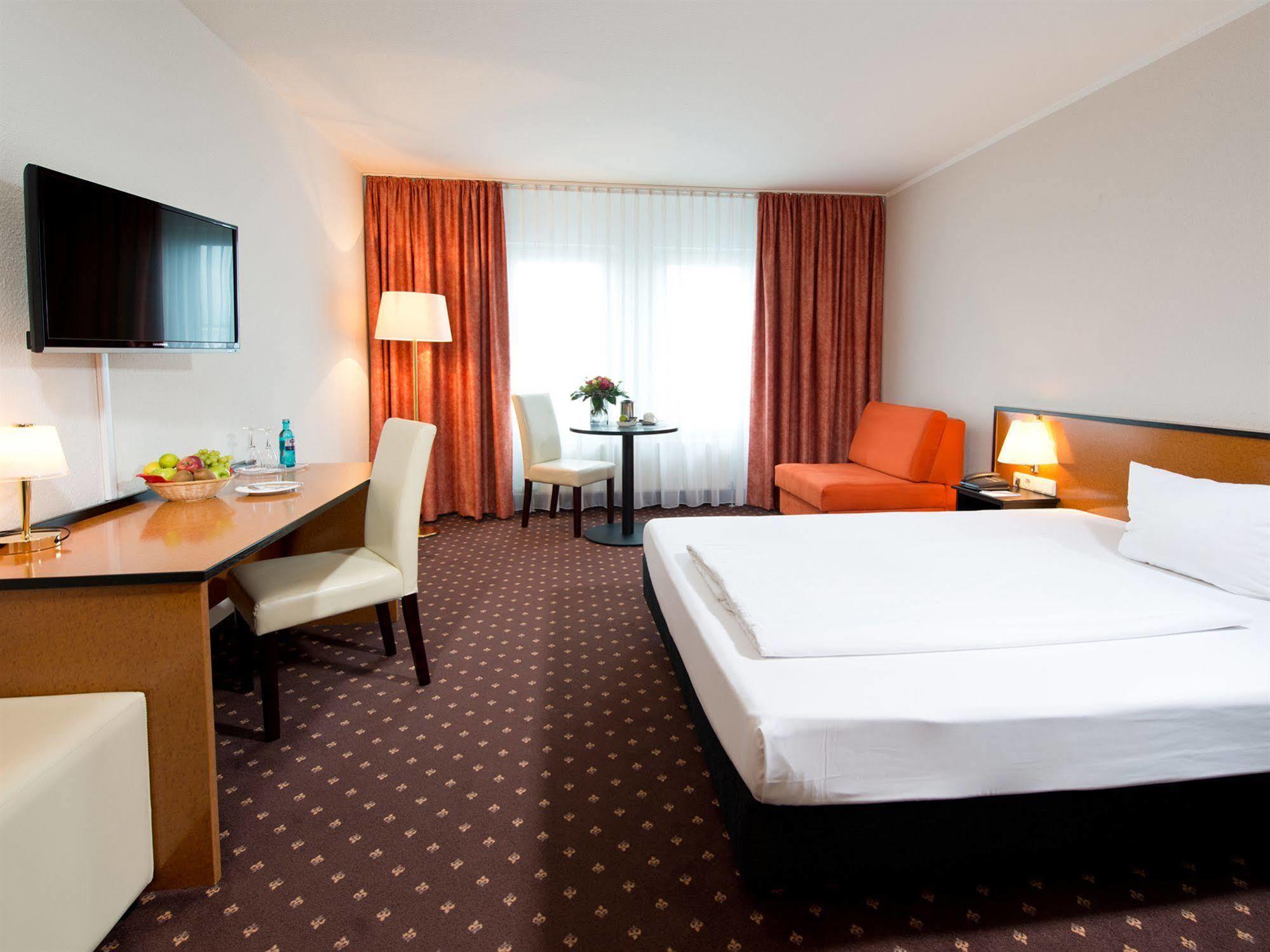ACHAT Hotel Hockenheim Extérieur photo