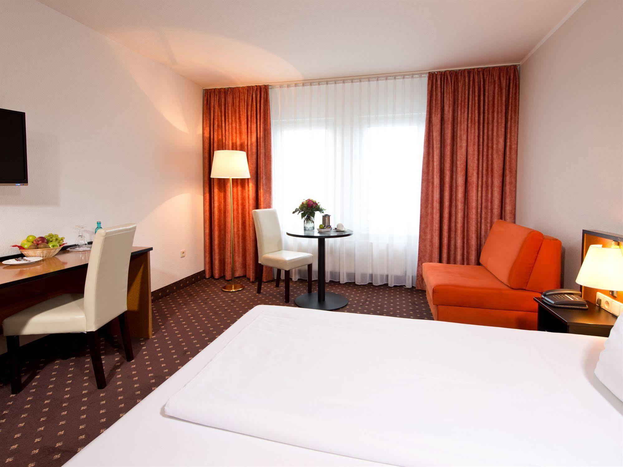 ACHAT Hotel Hockenheim Extérieur photo